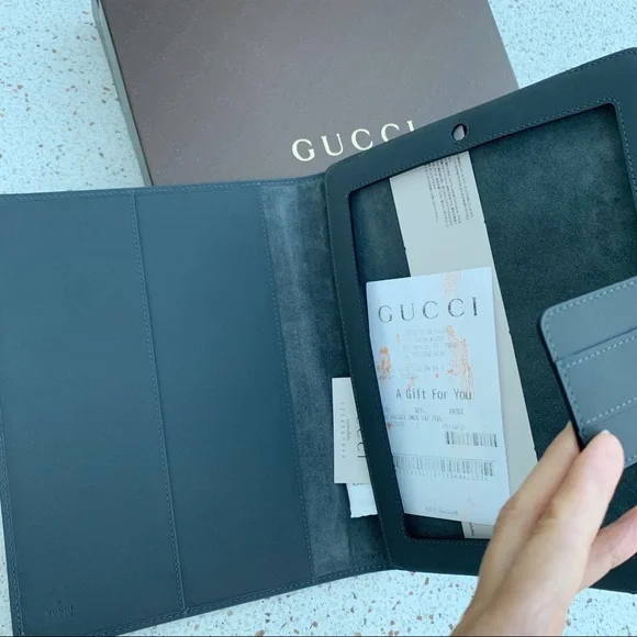 NWT Authentic Gucci GG Rubber Ipad 2 Case Unisex - Picture 3 of 7